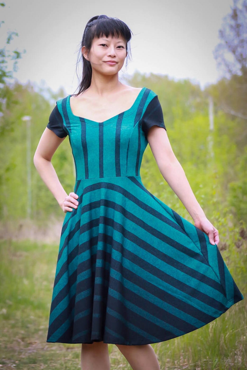 PDF-Schnittmuster Vintage-Kleid Aurora mit Herzausschnitt und Schwingrock, GR. 34-50